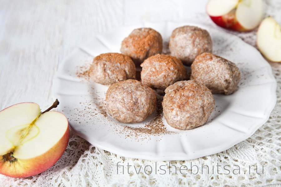 Ленивые вареники из цельнозерновой муки с яблоками