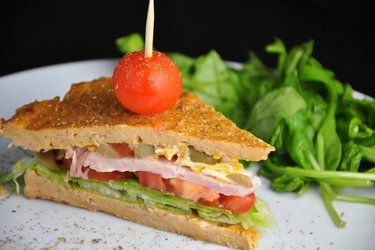 Безглютеновый сэндвич с тунцом